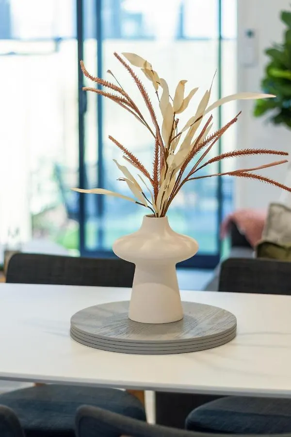 Indulge In Christchurch Hagley Park 2 Bed 2 Bath 0*,  新西兰